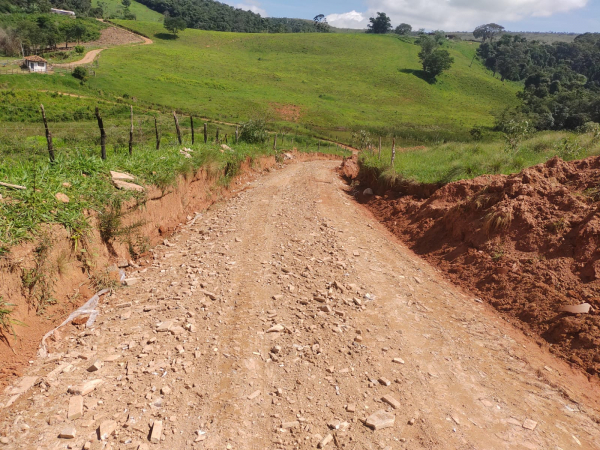 Estrada na região da Comunidade Ribeirão passa por melhorias