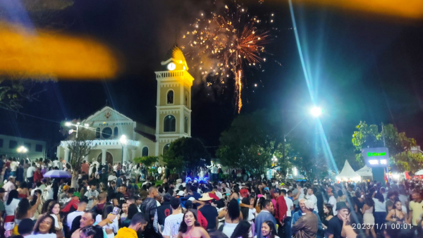Luminárias celebra a chegada do Ano Novo com festa na Praça N. S. do Carmo