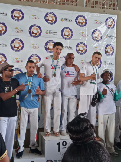 Grupo de capoeira participa de campeonato em Pimenta