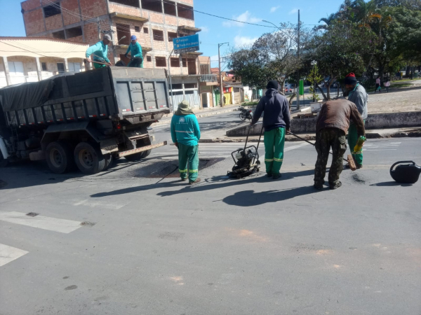 Prefeitura realiza operação tapa-buracos na cidade