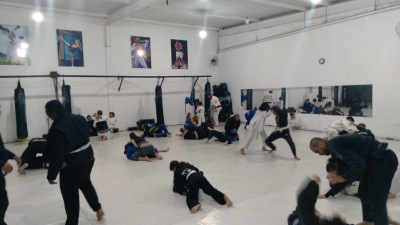 Alunos de jiu-jitsu fazem treino intensivo e conhecem academia em Lavras