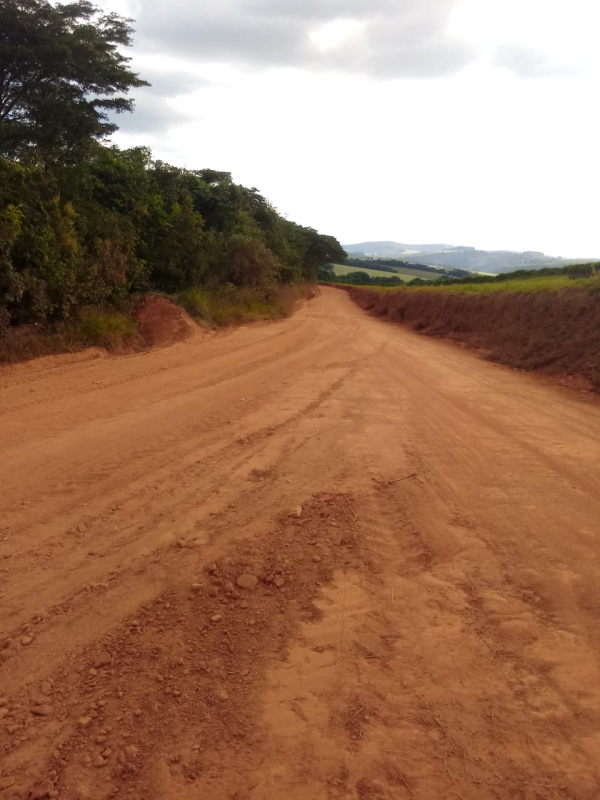 Equipe inicia manutenção em estradas do Val, Canavial, Costas e Lumiagro