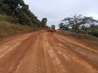 Prefeitura realiza manutenção de estradas na região do Papagaio