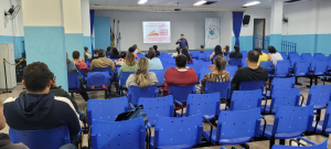 E. M. Francisco Diniz realiza grupo de estudos sobre currículo referência de MG